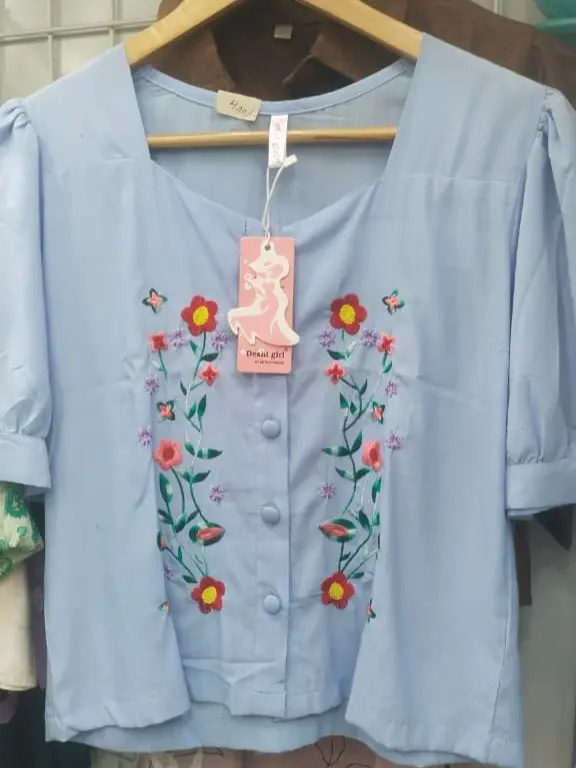 Top Sky Blue