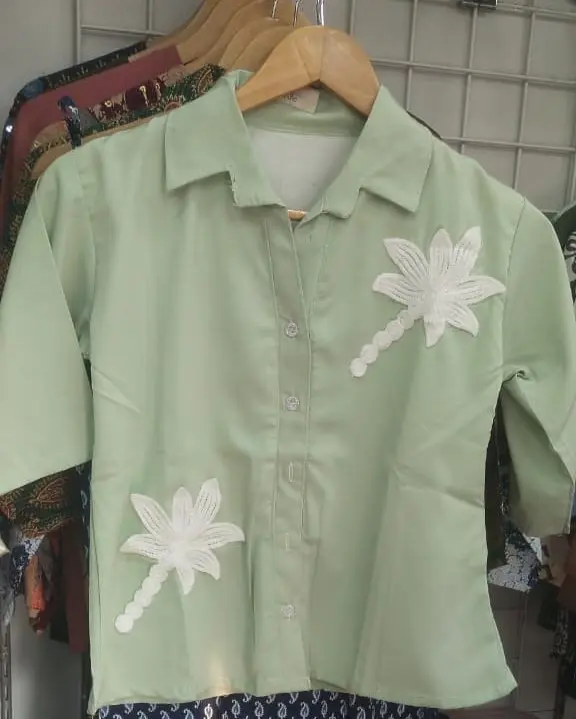 Shite Relaxed-fit light green