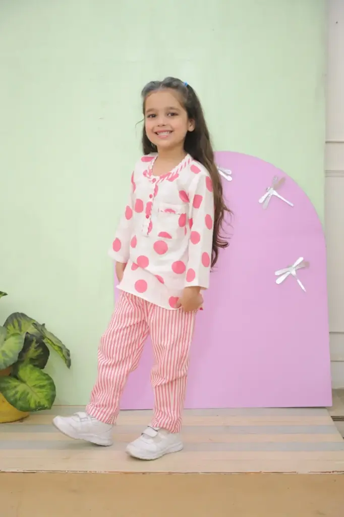 White Purple & Blue Polka Dots Nightwear (Polka Dot Pink, 6-9M)