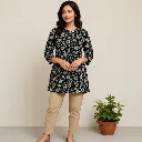Short Kurti Foil Black Orange